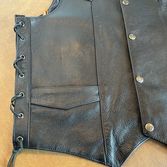 Custom Bilt Button Down Black Leather V-Neck Motorcycle Biker Vest - Picture 10 of 14